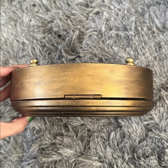 Music box with Alphonse Mucha art. buffed antique gold finish - Picture 13 of 14